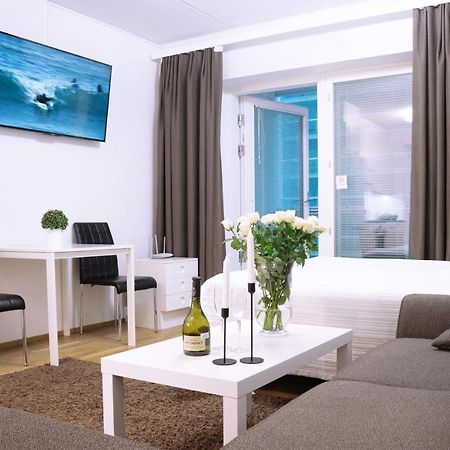 City Center 1R Studio With Perfect View, Parking Oulu Bagian luar foto